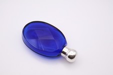 Antica bottiglia di profumo in