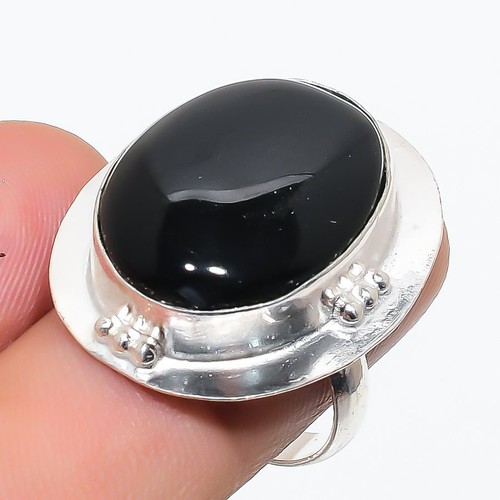 Anello con pietre preziose