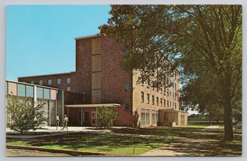 Cartolina west hall student - west,