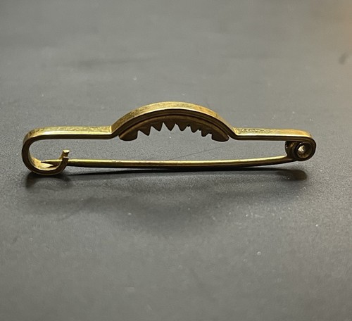Spilla barra colletto ottone