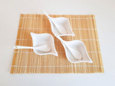 Antipastiera salsiera ciotole in ceramica bianca tovaglietta legno