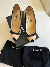 Scarpe decolte Chanel beige