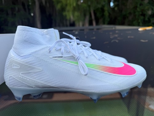 Nuove nike you - nike, by