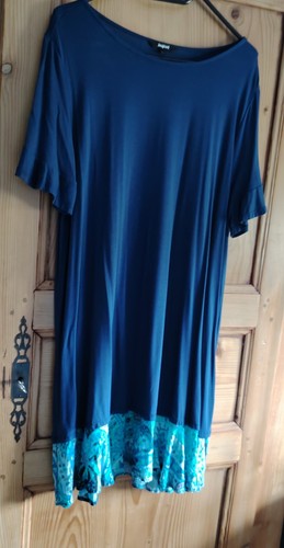 Superbe robe desigual taille - desigual,