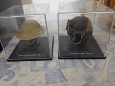 n.2 modellino elmetti militari leggi descrizione 