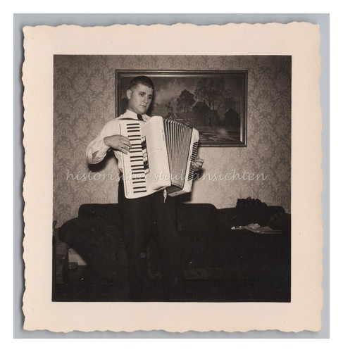Uomo con fisarmonica hohner - uomo,