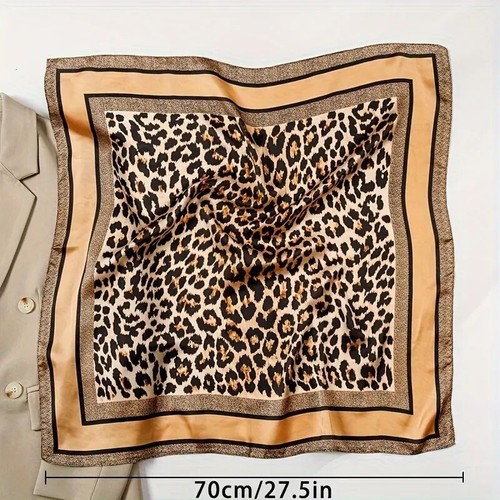 Foulard carré satin léopard