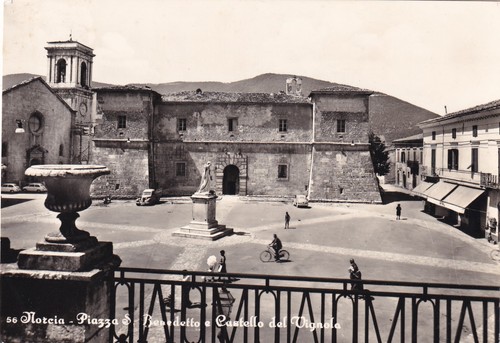 C18636 umbria norcia piazza - c18636-umbria,,