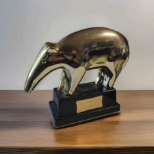 Riproduzione tapiro oro sc5 - d'oro,