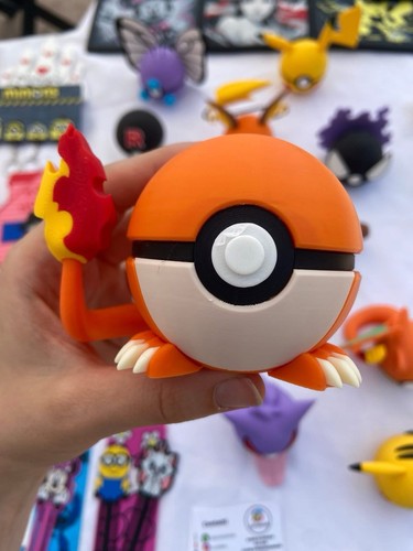 Pokemon pokeball ultraball - pokeball,