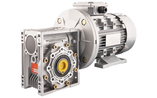 Motore elettrico trifase con