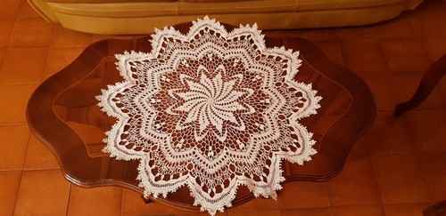 Centrotavola uncinetto bianco