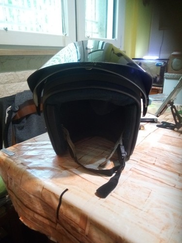 Vendo casco militare con - casco,