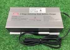 Caricabatteria alimentatore