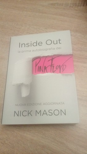 Libro inside out - out, autobiografia