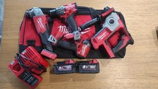Milwaukee M18 FUEL Kit Attrezzi Completo Di Batterie Caricabatterie e Borsone 