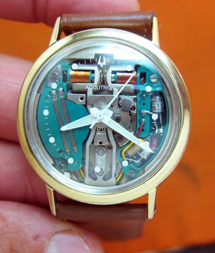 214 accutron spaceview 14kt