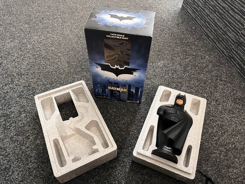 Hot toys the dark - hot,