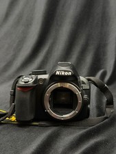 Nikon D3100 DSLR/ 14,2 MP/solo