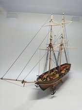 Modellino barca a vela in