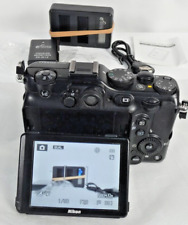 Nikon Coolpix fotocamera fotografica P7100 10,2 megapixel foto nostalgiche bassa risoluzione Giappone