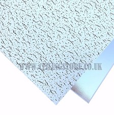 Piastrelle da soffitto sospese