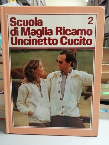 Scuola maglia ricamo - di,