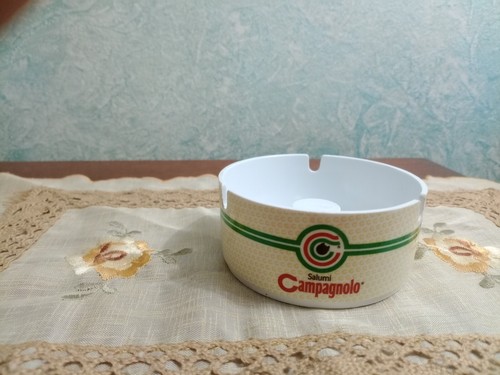 Vecchio posacenere - vecchio,