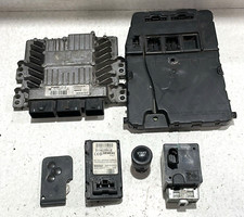 8200659536 - 8200592611 KIT CENTRALINA MOTORE RENAULT SCENIC 1.5 DCI 2008