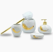 Accessori Bagno Oro – Dispenser Sapone, Portabicchieri e Scopino Piuma