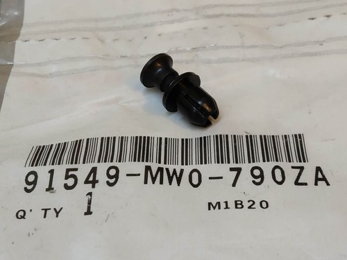 Rivet plastique carrosserie - plastique,
