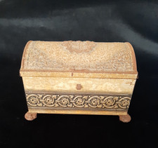 Antico cofanetto  decorativo in metallo