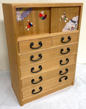 Cassettiera giapponese in