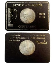 ⭕ GADGET MEDAGLIA COMMEMORATIVA BENITO MUSSOLINI 1883-1983 CON TESSERA CUSTODIA