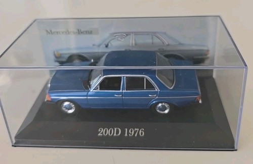 Mercedes 200 bleue - 1976, ixo