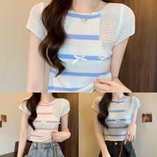 Top donna cropped alla moda con motivo a righe e simpatico dettaglio fiocco