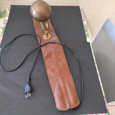 Poltrona lampada in pelle e ottone di Luigi Caccia Dominioni per Azucena. c1970