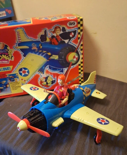 Aereo degli sbullonati con - l'aereo,