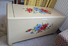 Cassapanca antica in legno del