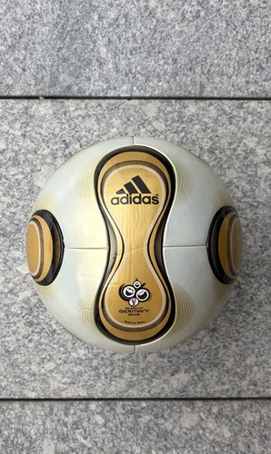 Adidas teamgeist finale - adidas,