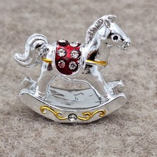 Cavallo a dondolo rosso