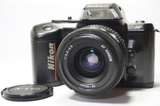 [Ecc+5] Nikon F401 fotocamera reflex pellicola 35 mm nera con obiettivo 35-70 mm f/3.3-4.5 Giappone