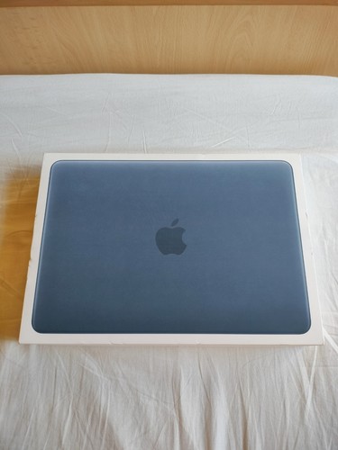 Apple macbook a18 pro - 13",
