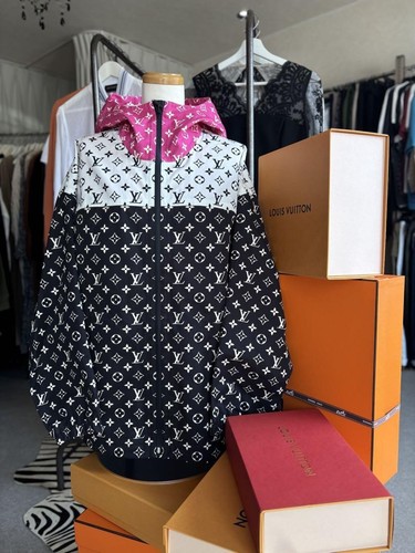 Louis vuitton monogram - louis,