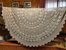 Tovaglia ad uncinetto per tavolo rotondo