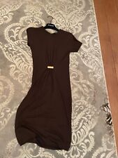 ABITO GUCCI ELASTICIZZATO MARRONE CON LOGO GUCCI IN METALLO TAGLIA S