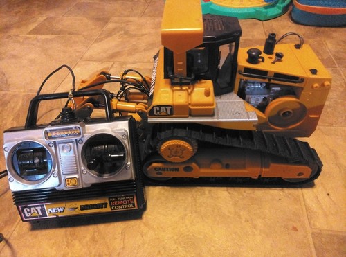 Bulldozer radiocomandato