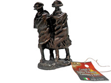 Statuina i due carabiniere con