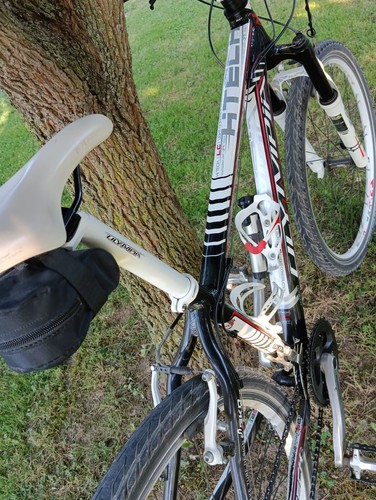 Mountain bike - mountain,