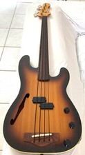 Fender PBAC100 Fretless